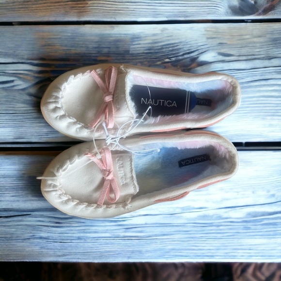 🍓 Nautica NWT fur lined Girls slippers - Picture 2 of 3